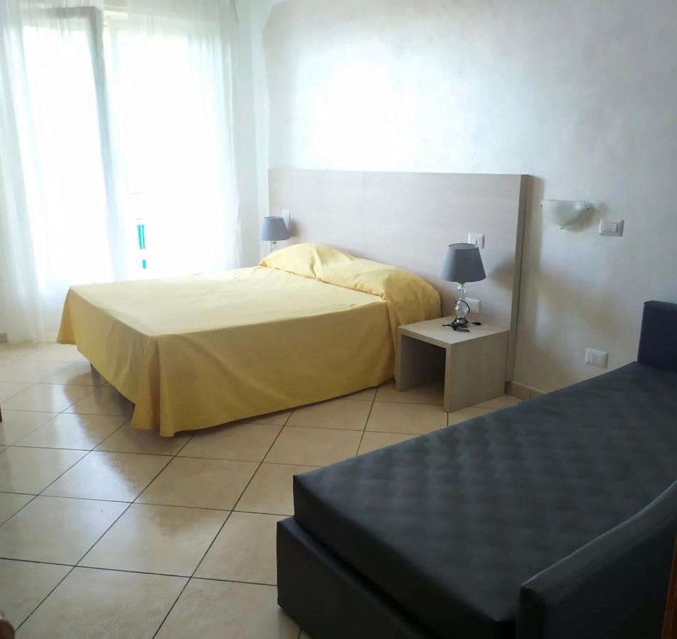 Hotel Solidago Arma di Taggia Buitenkant foto