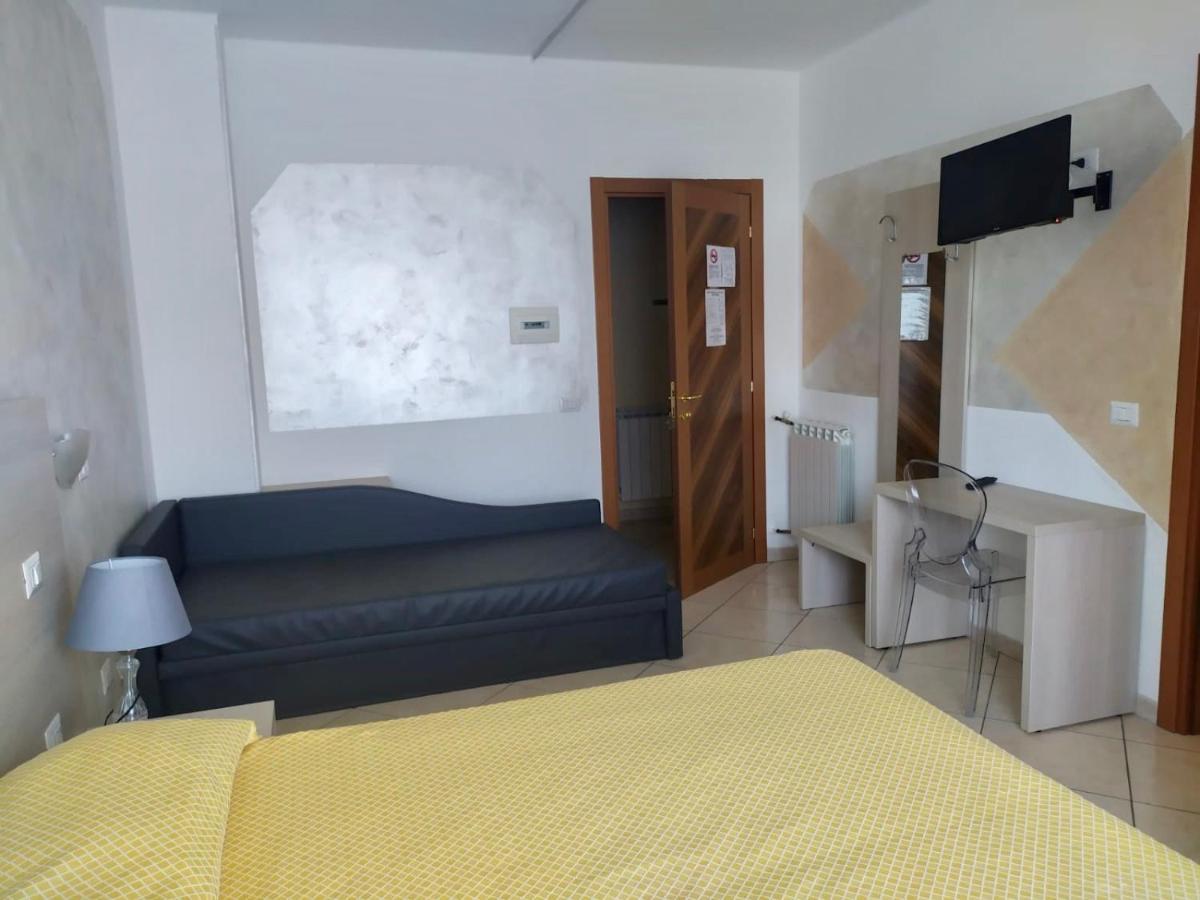 Hotel Solidago Arma di Taggia Buitenkant foto