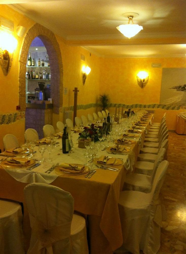 Hotel Solidago Arma di Taggia Buitenkant foto