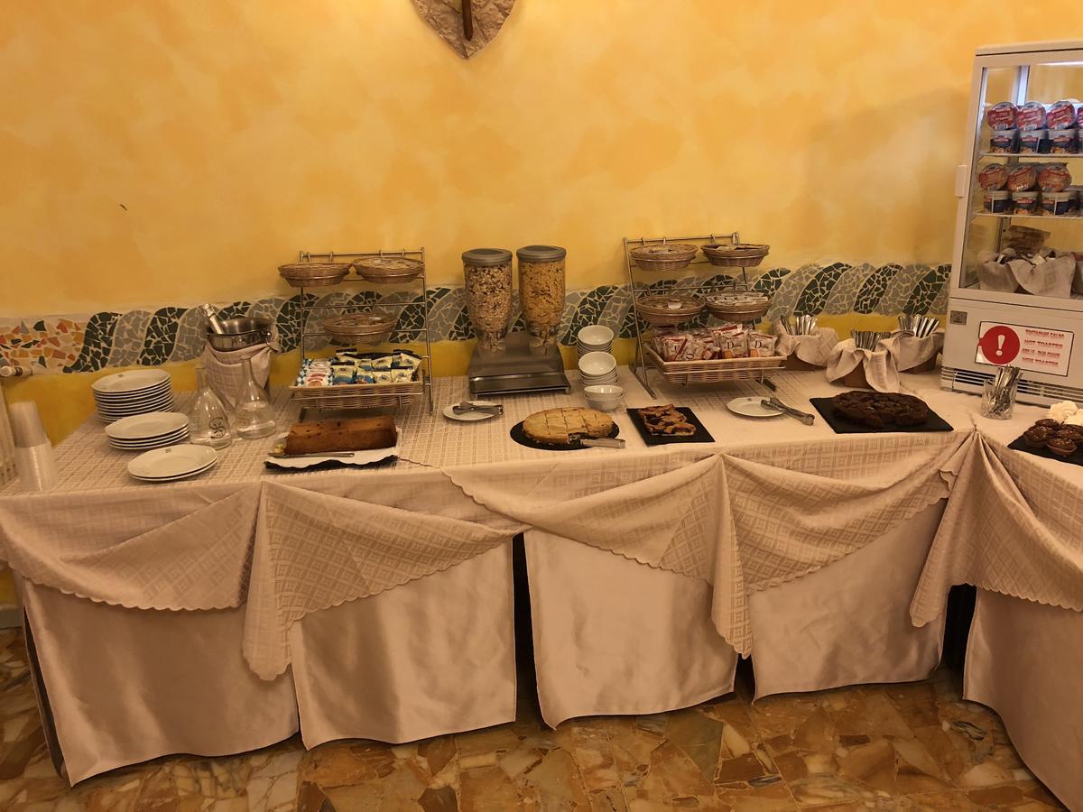 Hotel Solidago Arma di Taggia Buitenkant foto