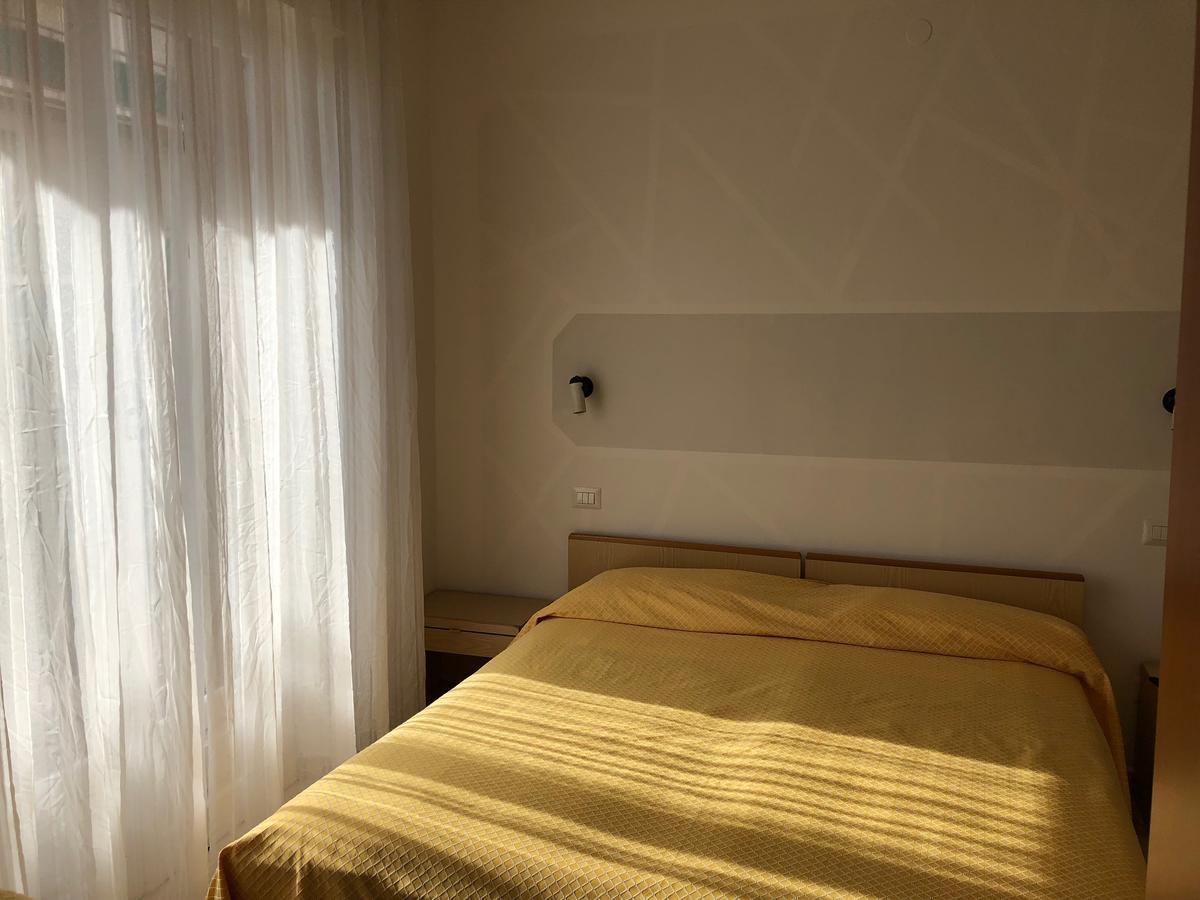 Hotel Solidago Arma di Taggia Buitenkant foto
