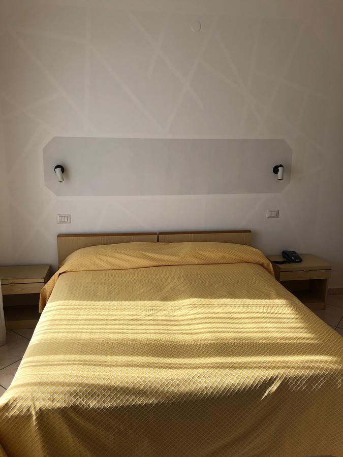 Hotel Solidago Arma di Taggia Buitenkant foto