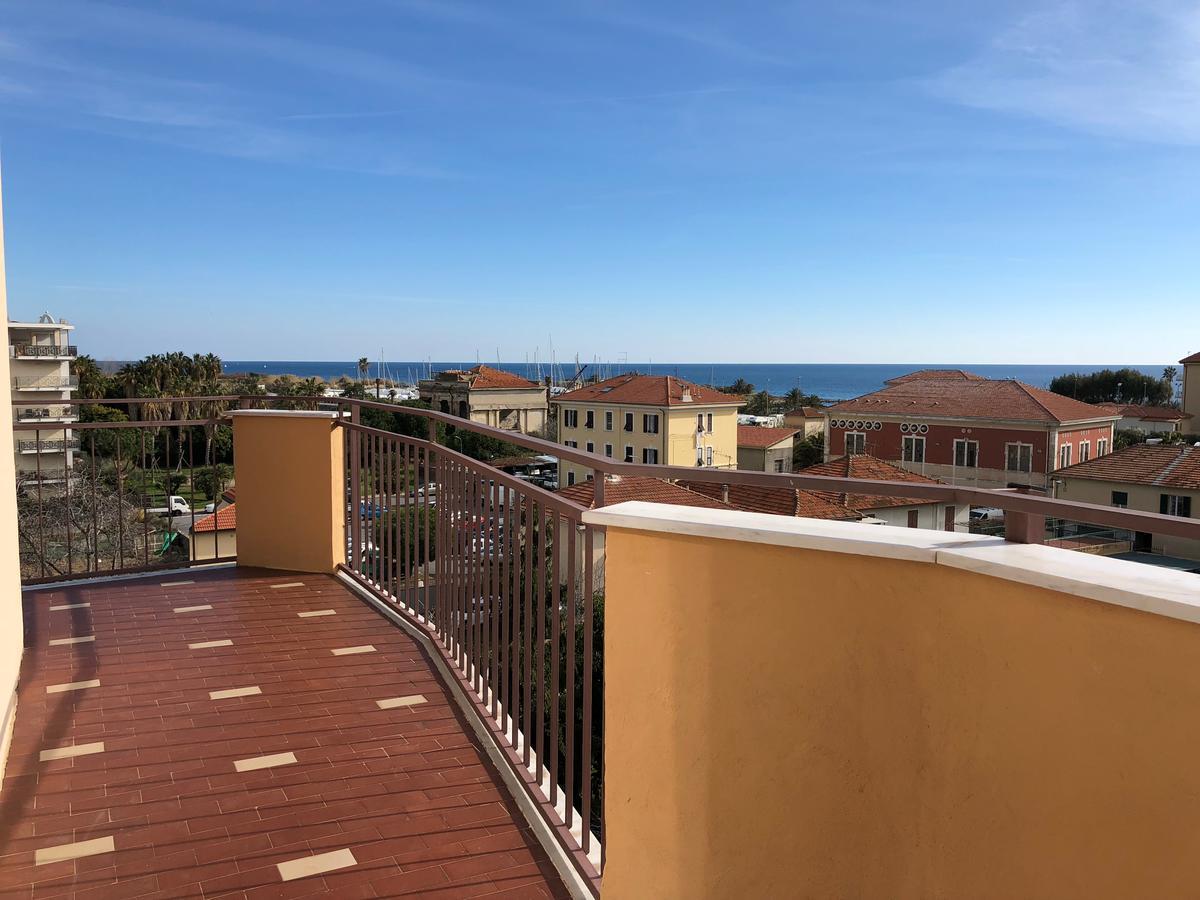 Hotel Solidago Arma di Taggia Buitenkant foto