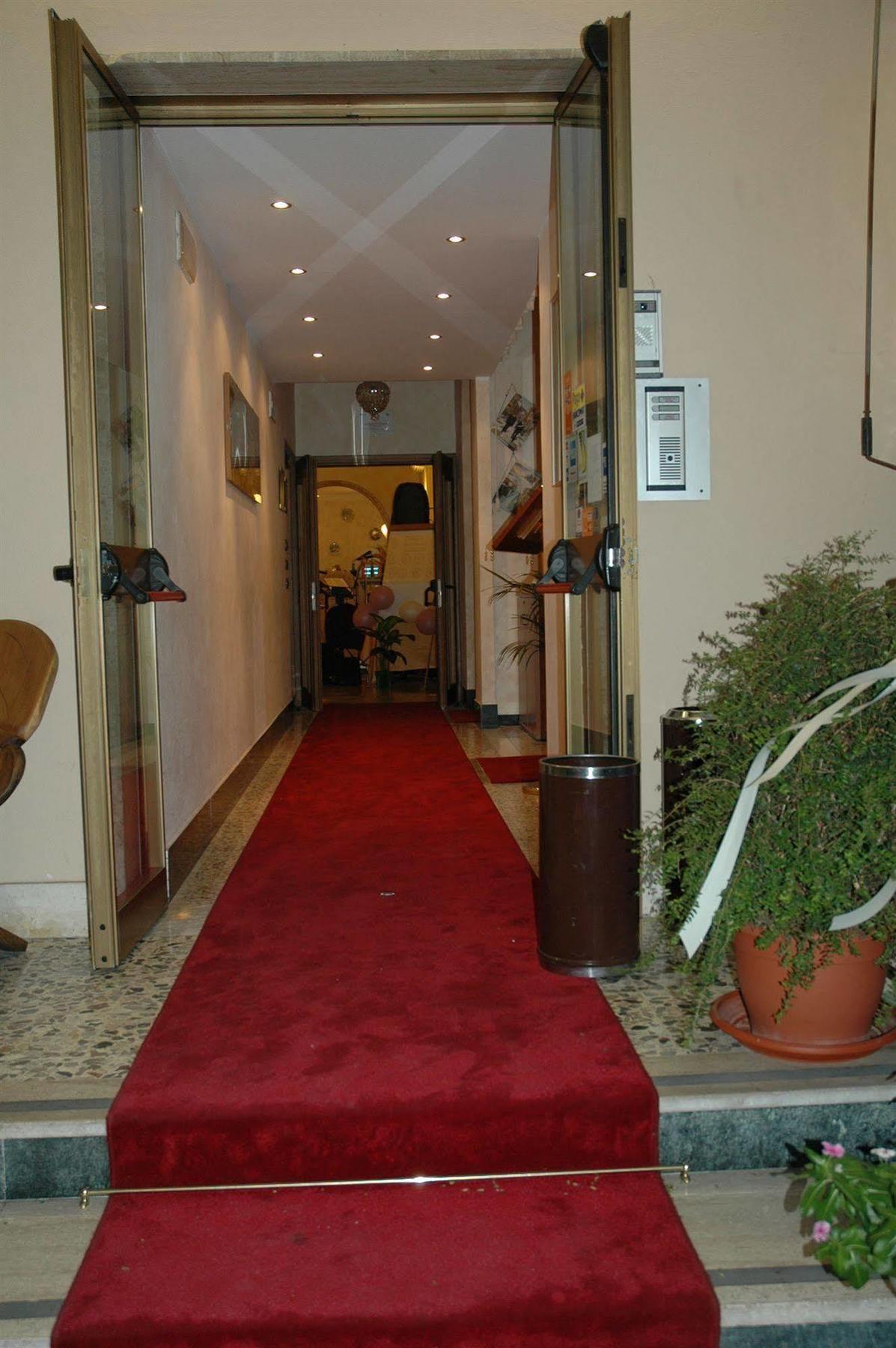 Hotel Solidago Arma di Taggia Buitenkant foto