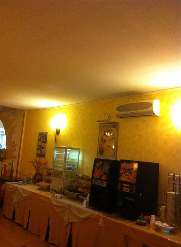 Hotel Solidago Arma di Taggia Buitenkant foto