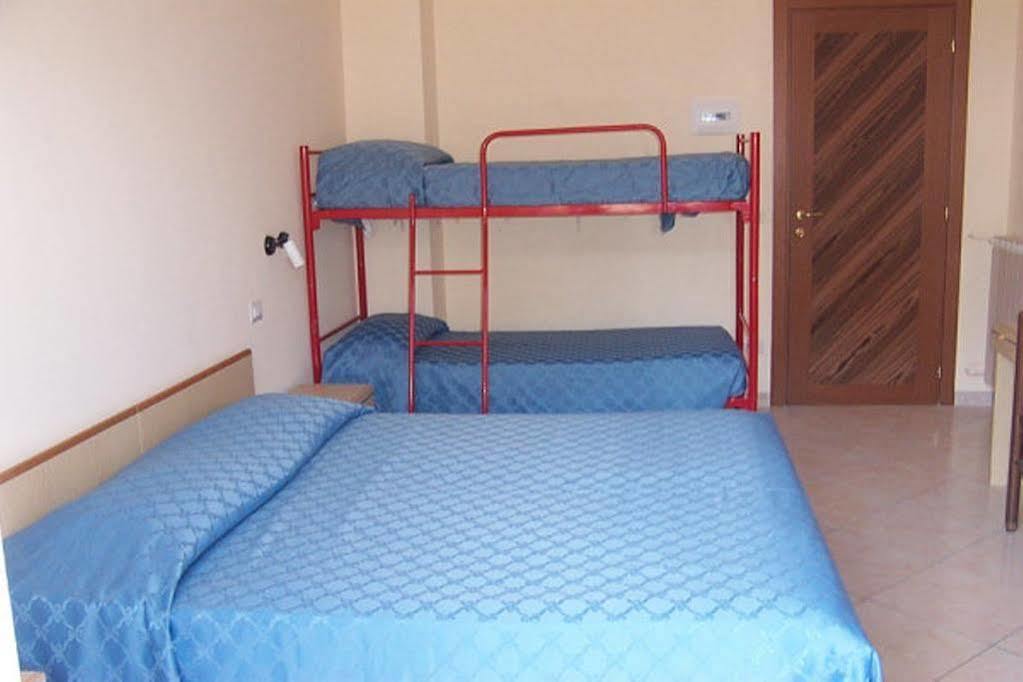 Hotel Solidago Arma di Taggia Buitenkant foto